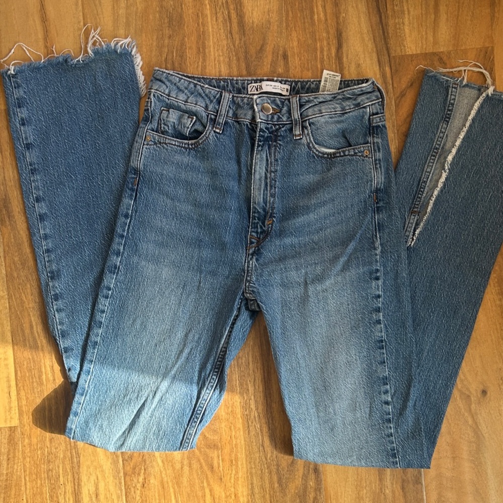 Zara Women's high wasted Jeans
